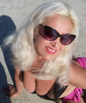 💋 Я живу в Москве, и могу предложить тебе незабываемые встречи, которые перевоплотятся в океан страсти и удовольствия. 😍 Мои услуги включают все, что ты можешь себе представить - классический секс, оральный секс, эротический массаж и многое другое. 💦 Я обожаю удовлетворять своих клиентов и делать все возможное, чтобы ты остался довольным. ✨ Обращайся ко мне, и ты обнаружишь настоящую экстаз и наслаждение. 💫 Посмотрите мои фото, чтобы оценить мою красоту и сексуальность. 📸 Отзывы моих клиентов говорят сами за себя - я всегда стараюсь предоставить высокий уровень сервиса и удовлетворить каждого мужчину. 💕 Доверься мне, и ты не пожалеешь! 😉 Надежда
